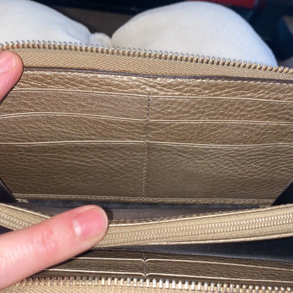 Authentic Gucci Metallic Soho Long Zippy Wallet - Picture 11 of 12